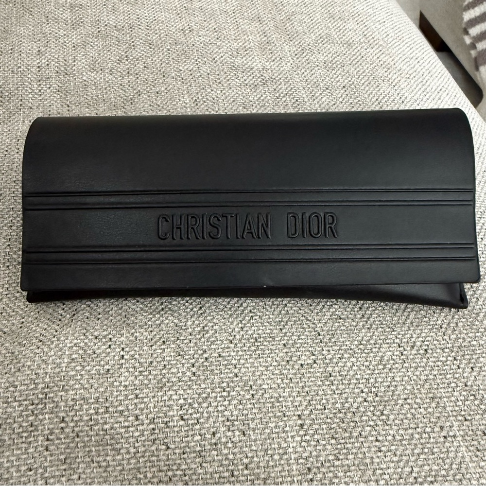 Dior Signature S6u Sunglasses in Shiny Black - Picture 12 of 12